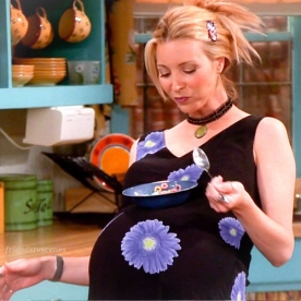 Em FRIENDS, Lisa Kudrow engravidou do seu primeiro filho, a história na série foi que Phoebe tornou-se barriga de aluguer dos filhos do irmão.